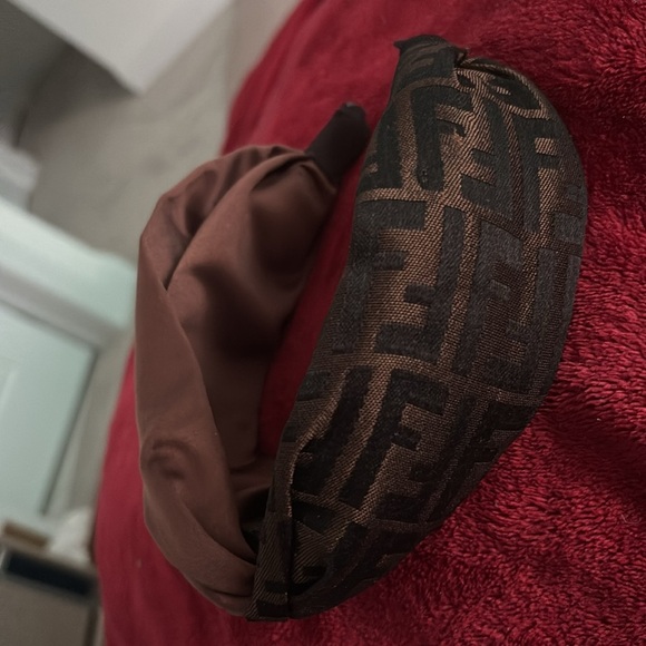 Vintage Brown monogram Patterned Headband - Picture 3 of 9